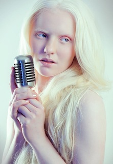 Singer Lauren Dawes